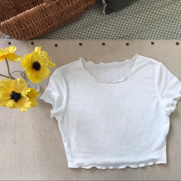 πSALE!!π 90s y2k Style Dainty White Lettuce Trim Cut Crop Top Size Small - Picture 3 of 5